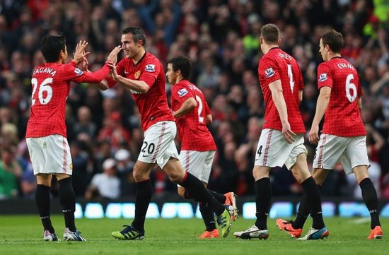 在足球的竞 在足球的竞